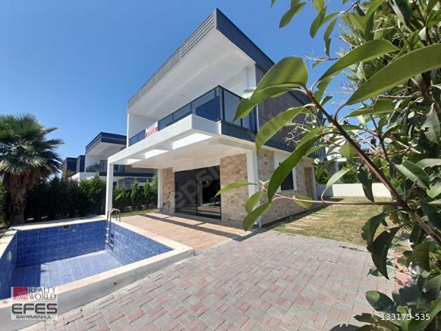 Kuşadasi, Aydin içerisinde satılık Villa