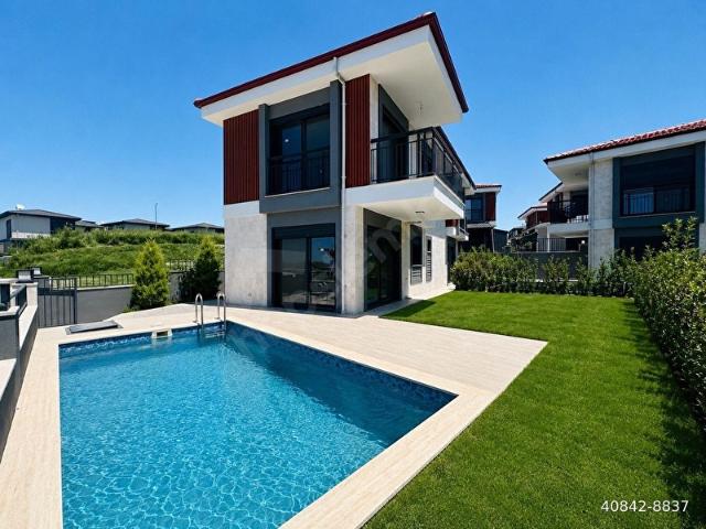 Kuşadasi, Aydin içerisinde satılık Villa