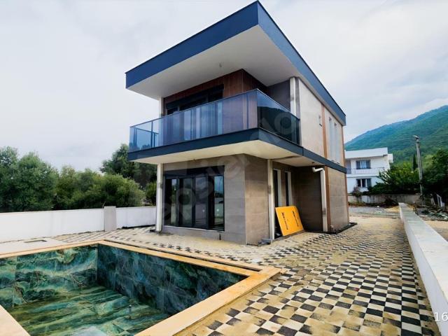 Güzelçamlı Mahallesi, Kuşadası içerisinde satılık Villa