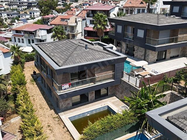 Kuşadasi, Aydin içerisinde satılık Villa