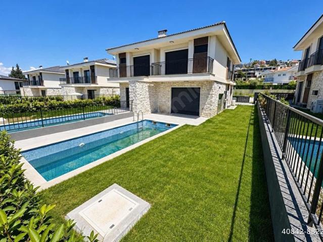 Kuşadasi, Aydin içerisinde satılık Villa