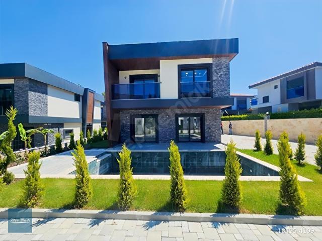 Karaova, Kuşadası içerisinde satılık Villa