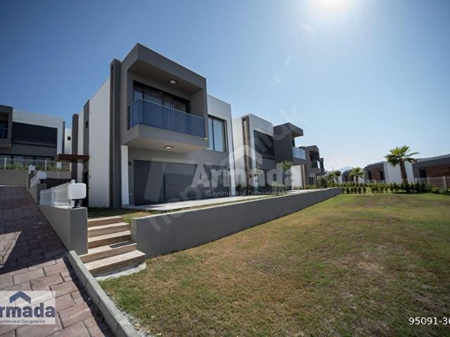 Kuşadasi, Aydin içerisinde satılık Villa