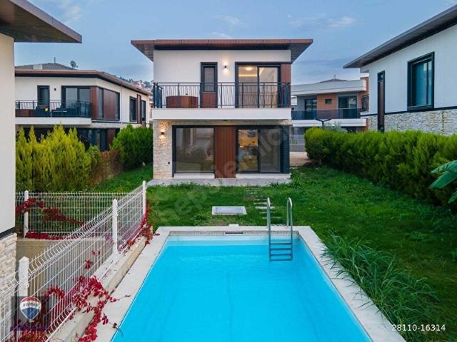 Kuşadasi, Aydin içerisinde satılık Villa