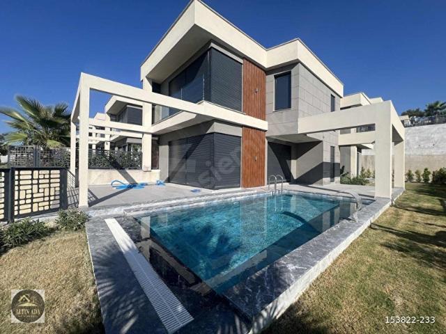 Kuşadasi, Aydin içerisinde satılık Villa