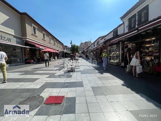 Kuşadasi, Aydin içerisinde satılık Dükkan