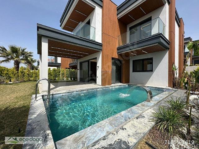 Kuşadası, Kuşadasi içerisinde satılık Villa