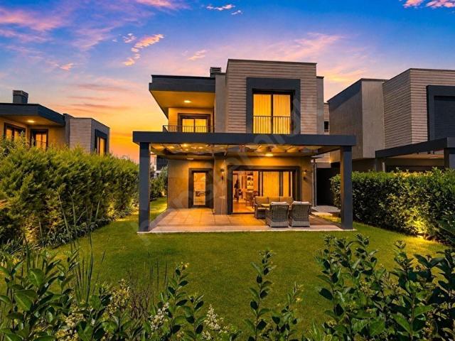 Kuşadasi, Aydin içerisinde satılık Villa