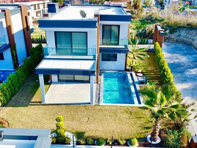 Kuşadası, Kuşadasi içerisinde satılık Villa