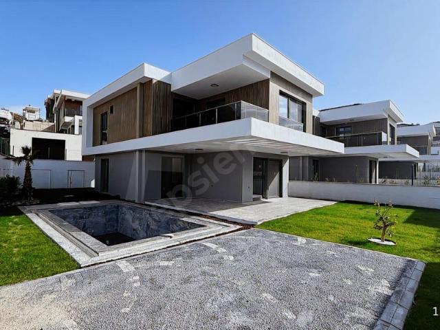 Kadıkalesi, Kuşadası içerisinde satılık Villa