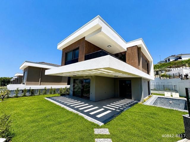 Kuşadasi, Aydin içerisinde satılık Villa