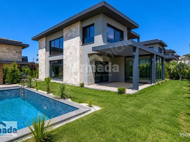 Kuşadasi, Aydin içerisinde satılık Villa