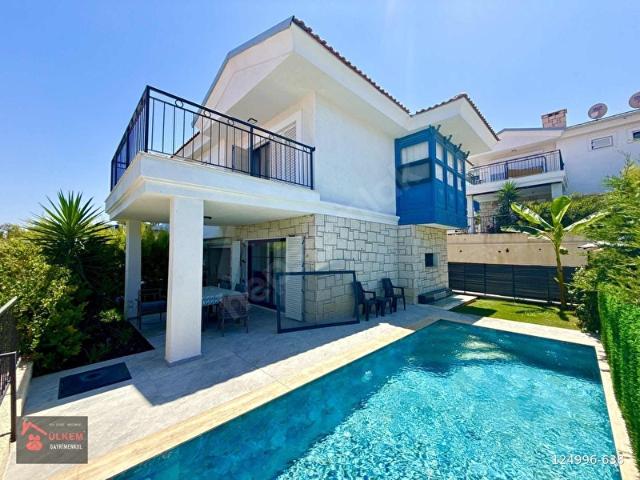 Kuşadasi, Aydin içerisinde satılık Villa