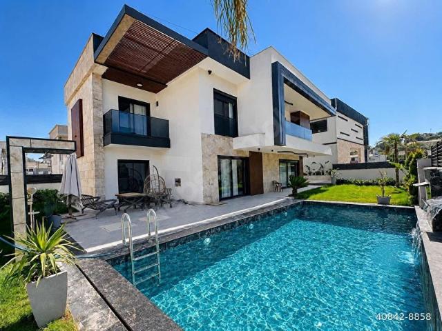 Kuşadasi, Aydin içerisinde satılık Villa