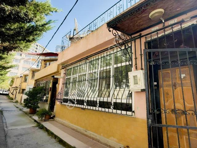 Fatih Mahallesi, Küçükçekmece içerisinde satılık Villa