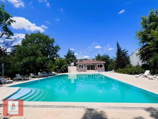 Halkalı, Küçükçekmece içerisinde satılık Villa