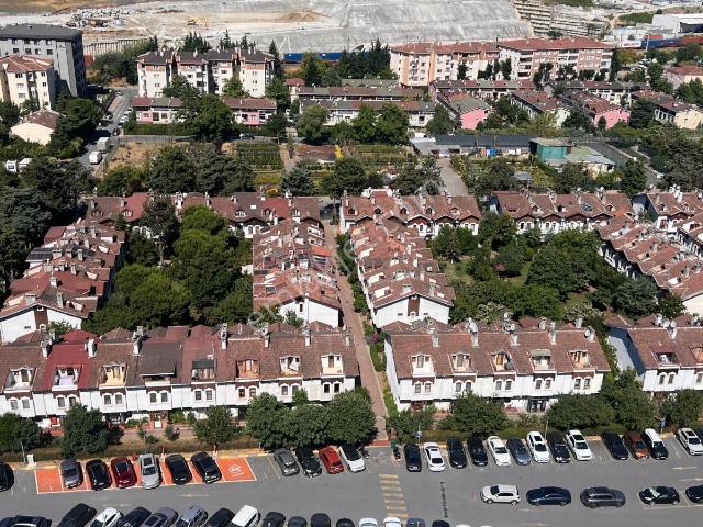 Altunkent Sitesi, Küçükçekmece içerisinde kiralık Villa