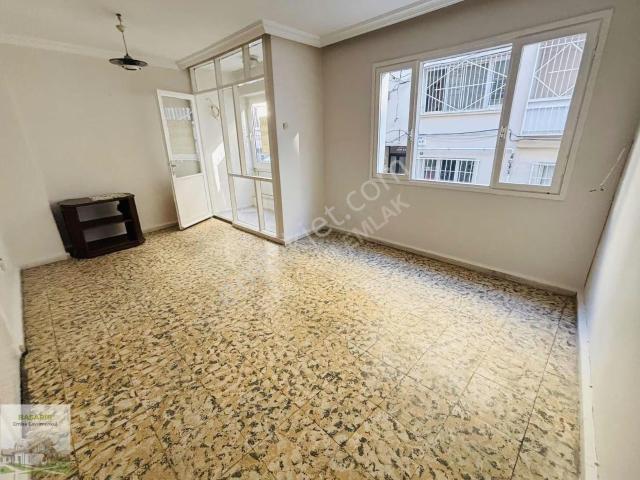 Konak, İzmir içerisinde satılık mülk