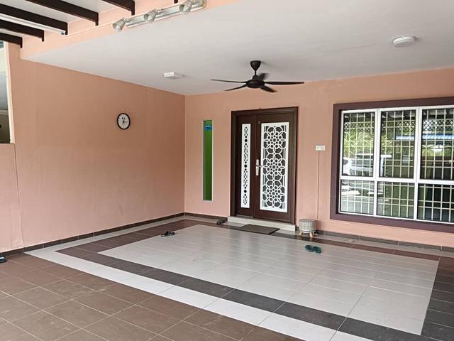 Terraced House for sale in Kuala Selangor, Selangor