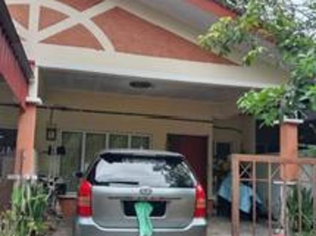 Terraced House for sale in Malaka