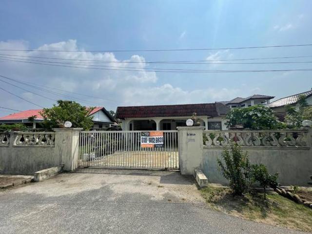 Bungalow for sale in Kuantan, Pahang