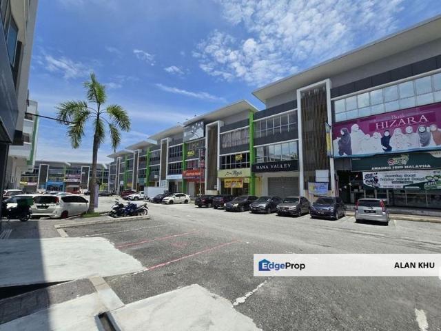 Shop for rent in Kajang, Langat