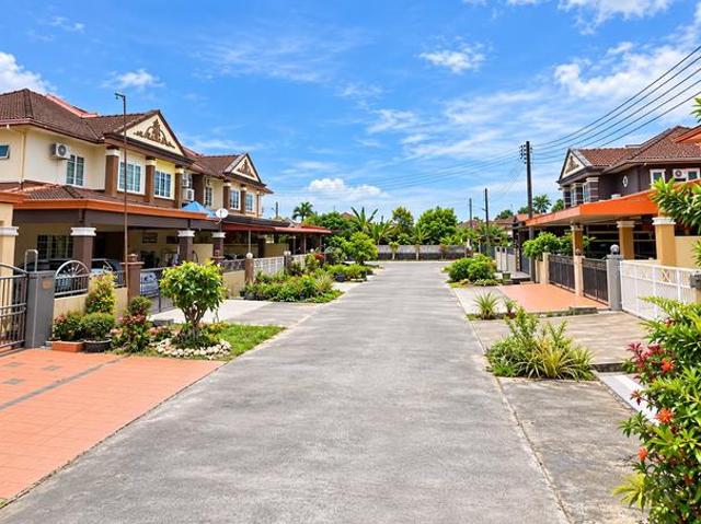 Terraced House for sale in Kuching, Bahagian Kuching