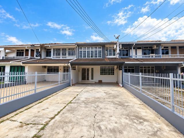 Terraced House for sale in Kuching, Bahagian Kuching