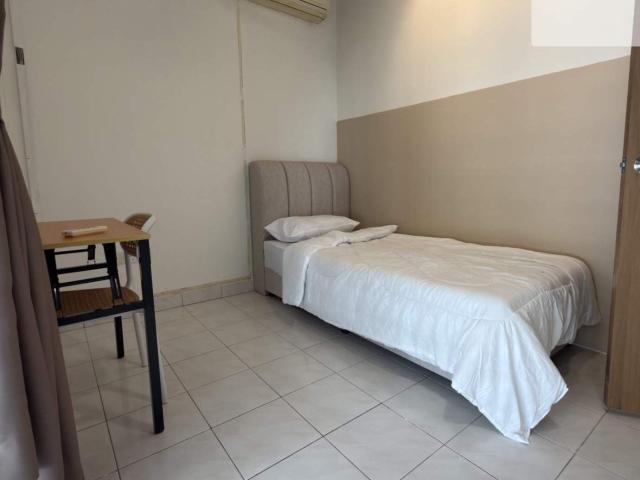 Room for rent in Taman Kulai Besar, Kulai