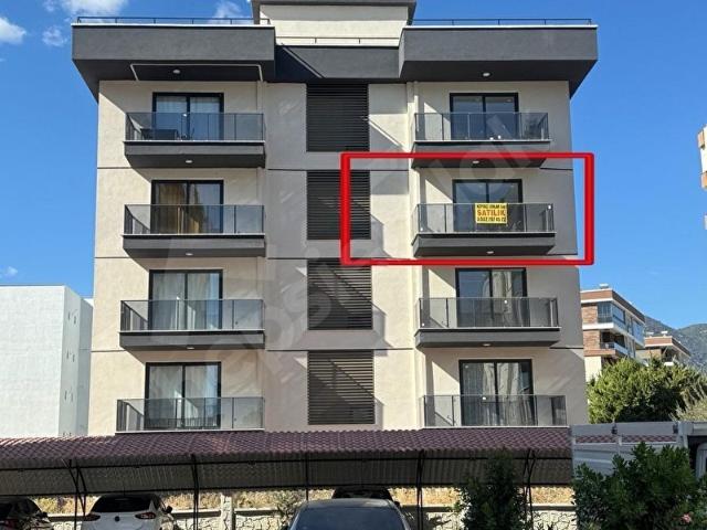 Kum, Finike içerisinde satılık mülk