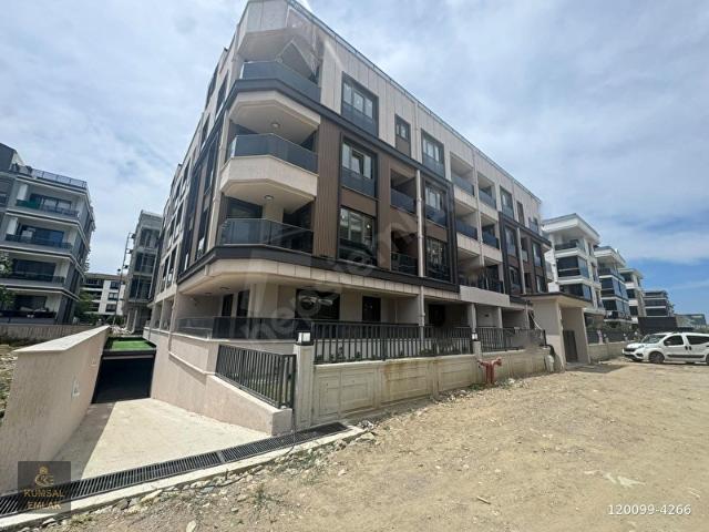 Bankacılar Ve Doktorlar Sitesi, Edremit içerisinde satılık mülk