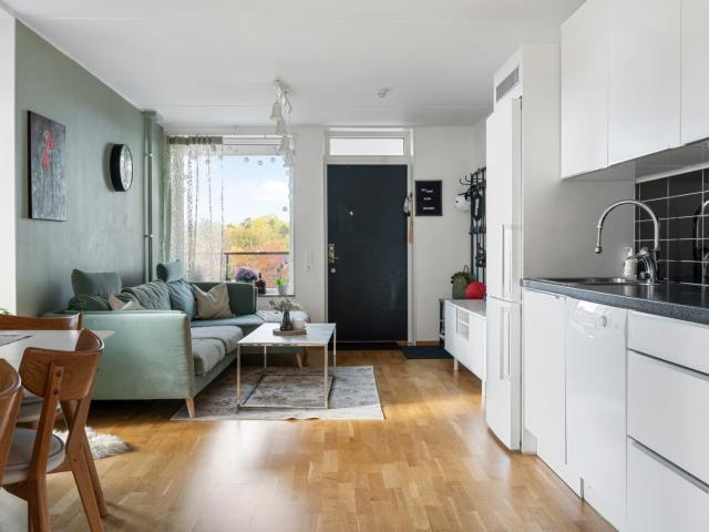 Bostadsrätt till salu i Skärholmen, Botkyrka