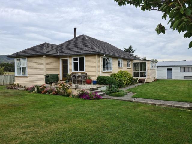 House for rent in Otakou
