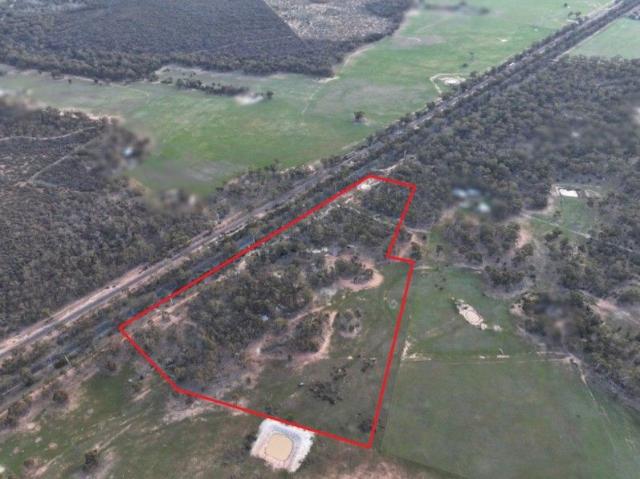 Cottage for sale in Inglewood, Victoria