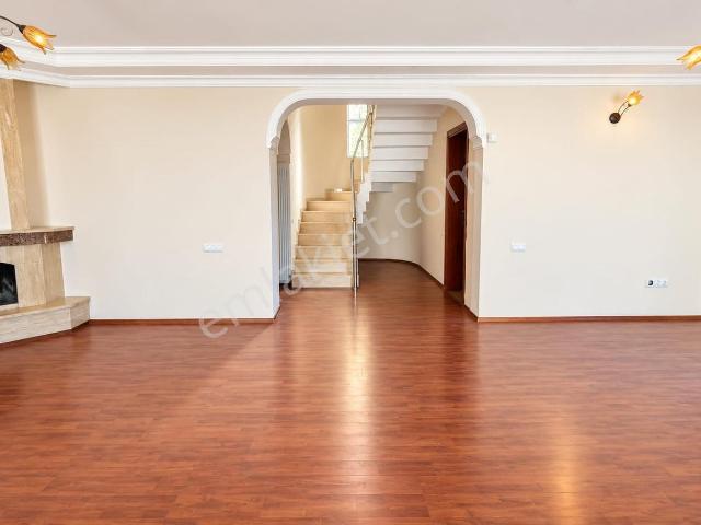 Kuşadasi, Aydin içerisinde kiralık Villa