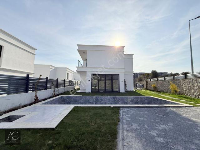 Kuşadasi, Aydin içerisinde satılık Villa