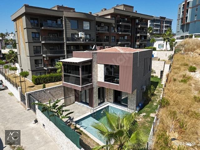 Kuşadasi, Aydin içerisinde satılık Villa