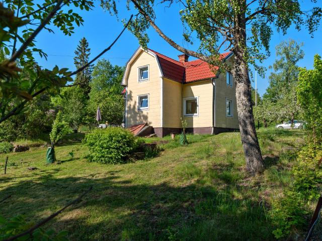 Bostad till salu i Hallstavik, Stockholm