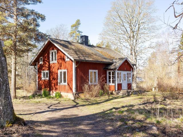 Bostad till salu i Hallstavik, Stockholm