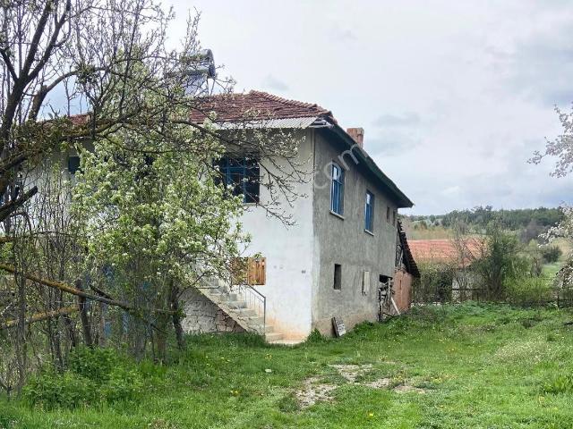 Altinyayla içerisinde satılık Villa