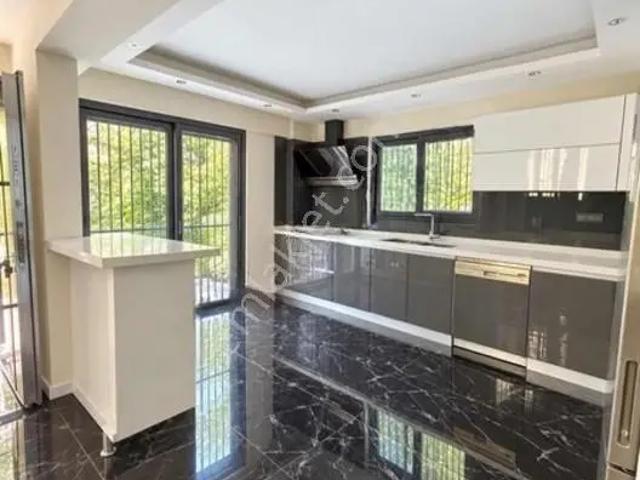 Kuyulu, Efeler içerisinde kiralık Villa
