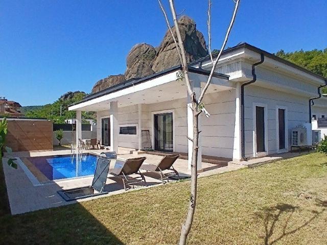 Kemer, Antalya içerisinde satılık Villa