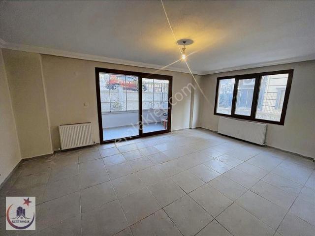 Kipa Alışveriş Merkezi, Ayvalık içerisinde kiralık mülk