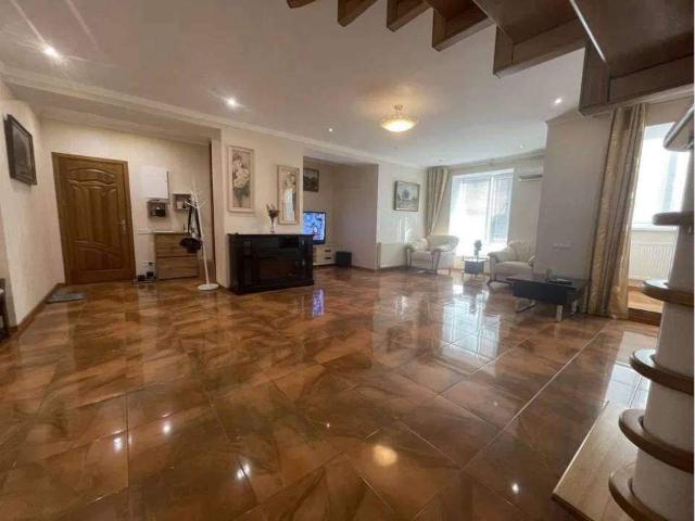 Квартира продажа в Леськах