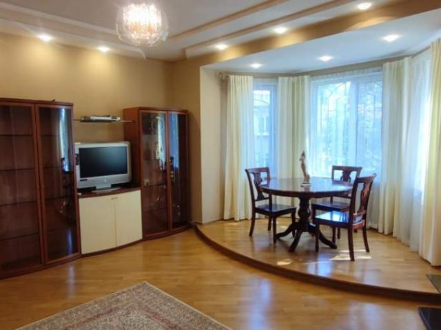 Квартира продажа в Великодолинском, Днепропетровской области