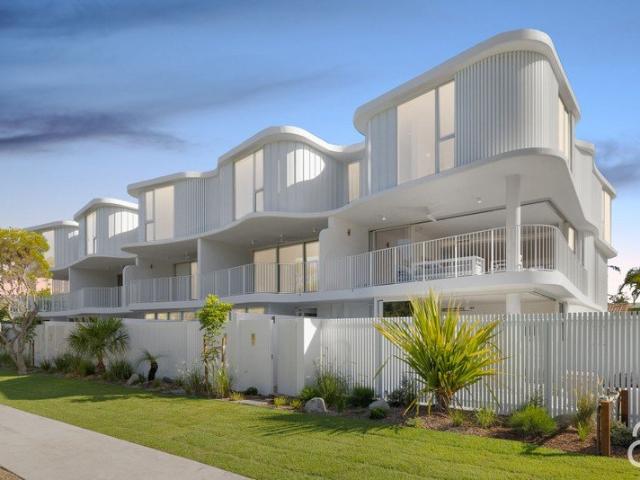 Townhouse for sale in Kings Creek, Queensland