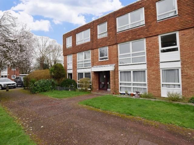 Apartment for rent in Rose Green, Clapham