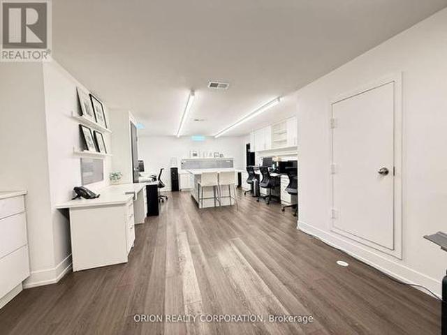 Commercial for rent in Mississauga, Ontario