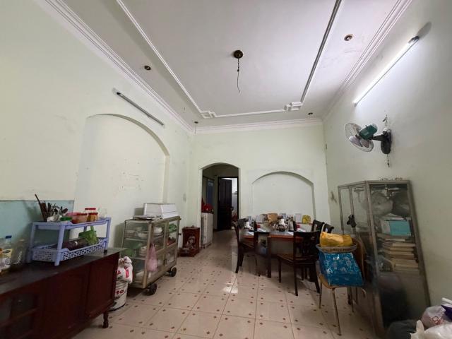 Nhà mặt phố bán