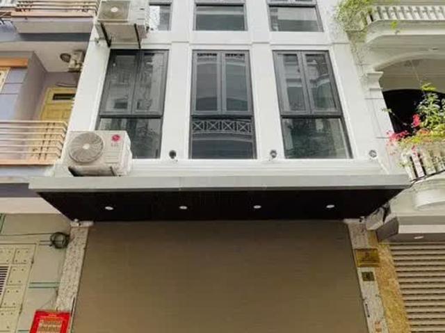Nhà mặt phố bán tại Hoàn Kiếm, Hà Nội